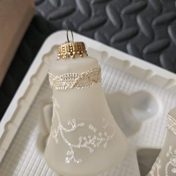 Vintage Christmas By Krebs Nostalgia Bell Glass Ornaments - Picture 10 of 11